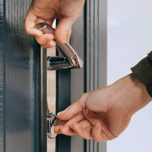 trade-counter-hardware-locks